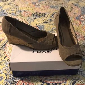 Life Stride Memory Foam Wedges